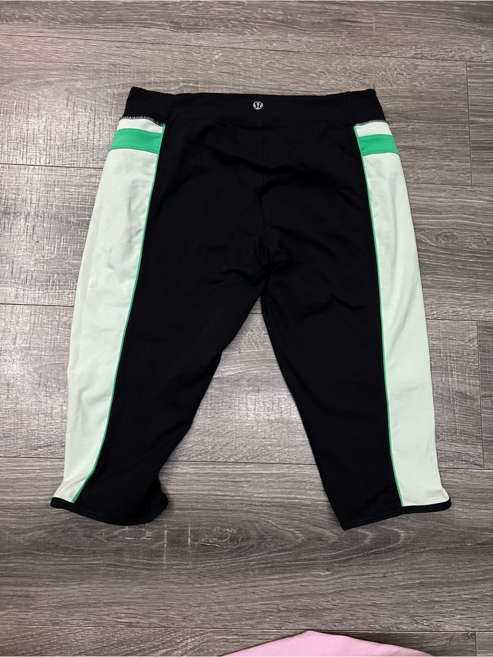 Lululemon Leggings Heat It Up Black Green Frond Crop Capri Size 6 Yoga Gym